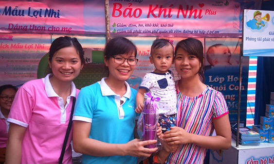 Bảo Khí Nhi tại Hội chợ làm cha mẹ tết thiếu nhi 1-6